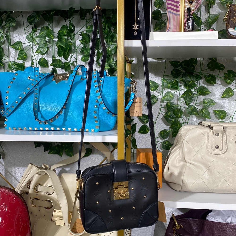 Mcm Crossbody Black n Gold leather